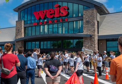 Weis Markets Opens 1st New Store in Nearly 3 Years @ Lake Linganore Town Center
